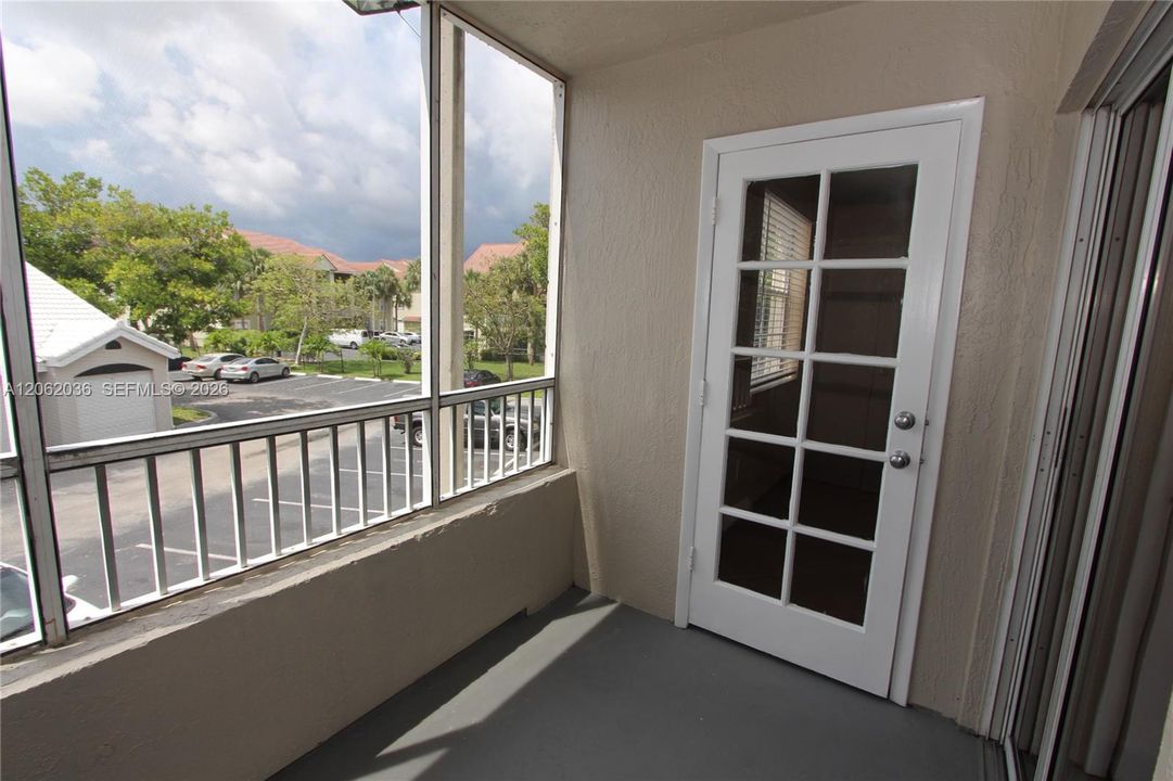 В аренду: $1,950 (2 спален, 2 ванн, 992 Квадратных фут)