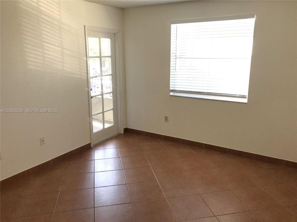В аренду: $1,950 (2 спален, 2 ванн, 992 Квадратных фут)
