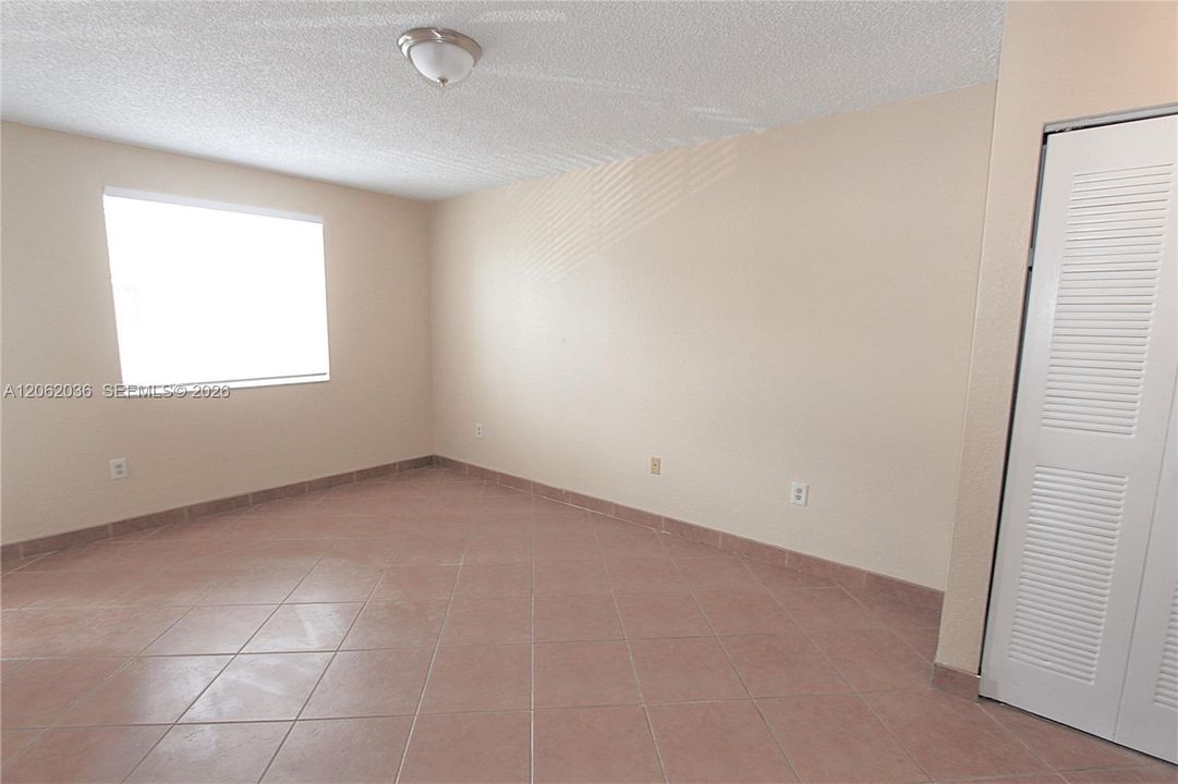 В аренду: $1,950 (2 спален, 2 ванн, 992 Квадратных фут)