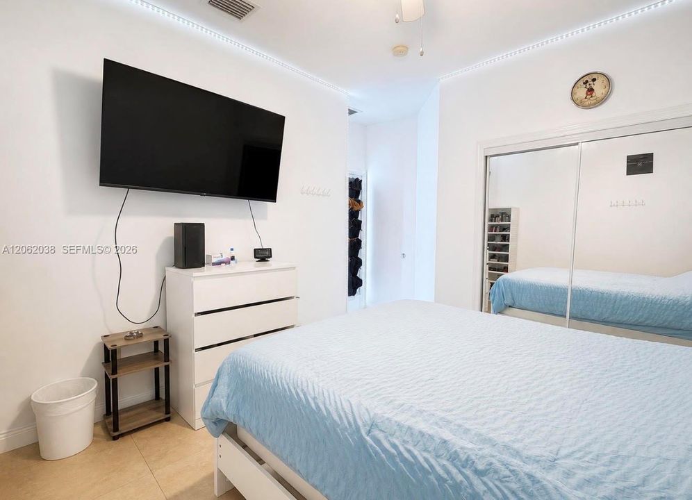 На продажу: $565,000 (4 спален, 2 ванн, 1771 Квадратных фут)