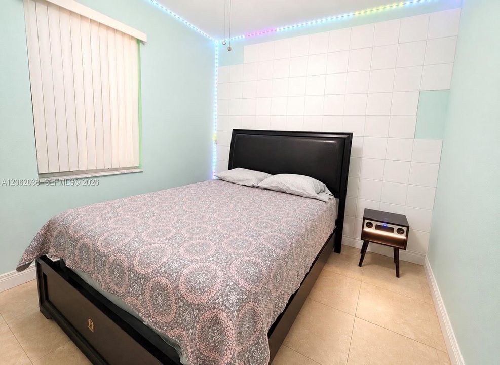 На продажу: $565,000 (4 спален, 2 ванн, 1771 Квадратных фут)