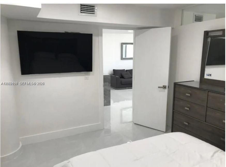 В аренду: $3,200 (3 спален, 2 ванн, 896 Квадратных фут)