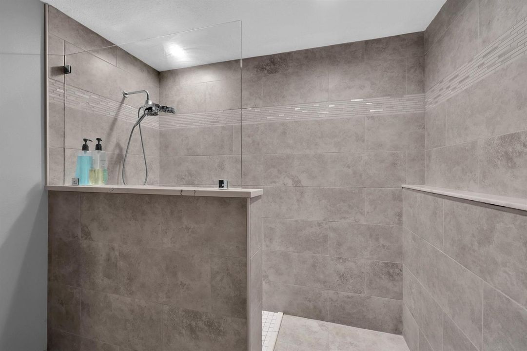 Primary Bath/Shower