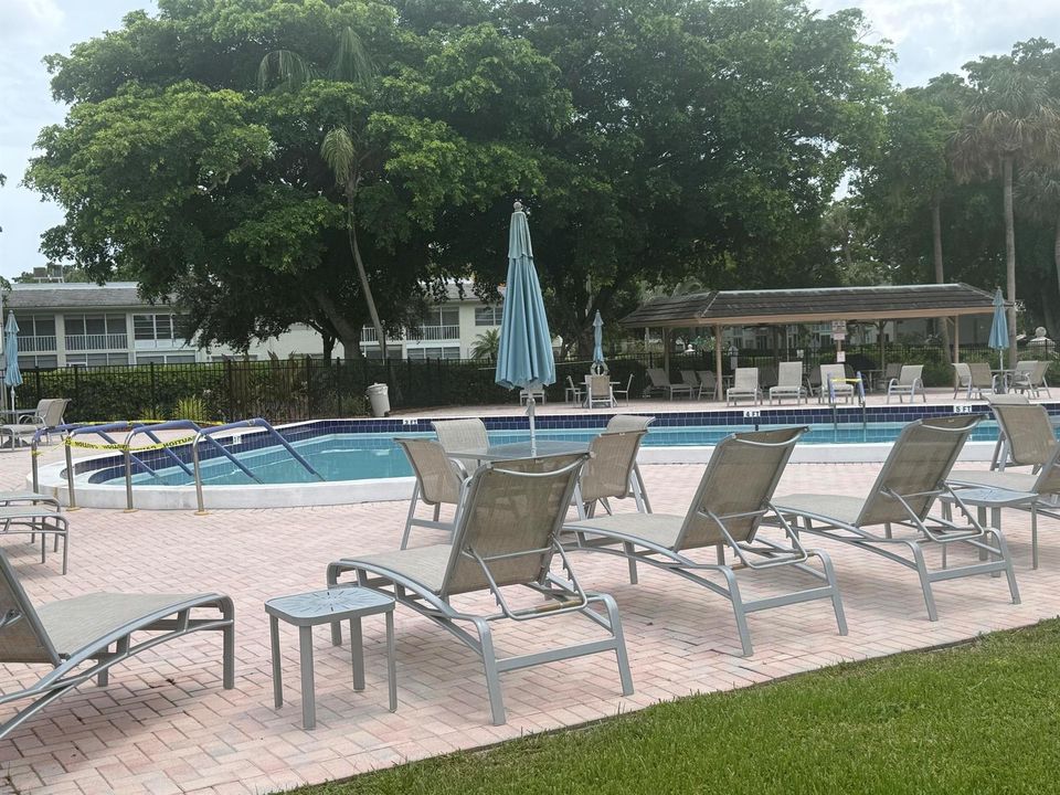 SATELLITE POOL