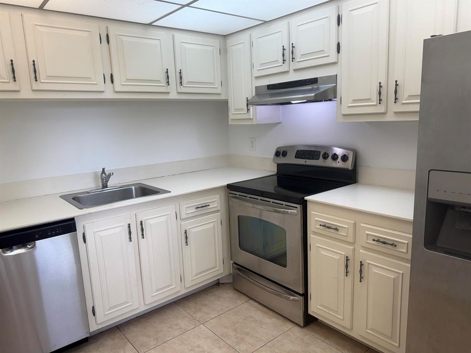 I 5 KITCHENMG_1255