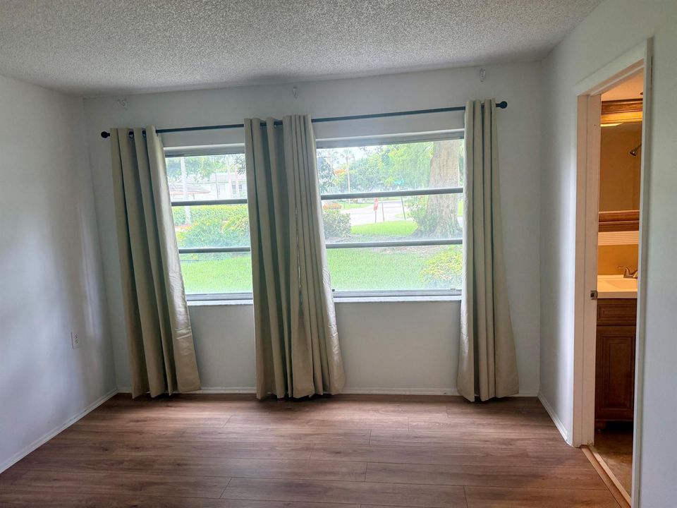 BEDROOM 21245