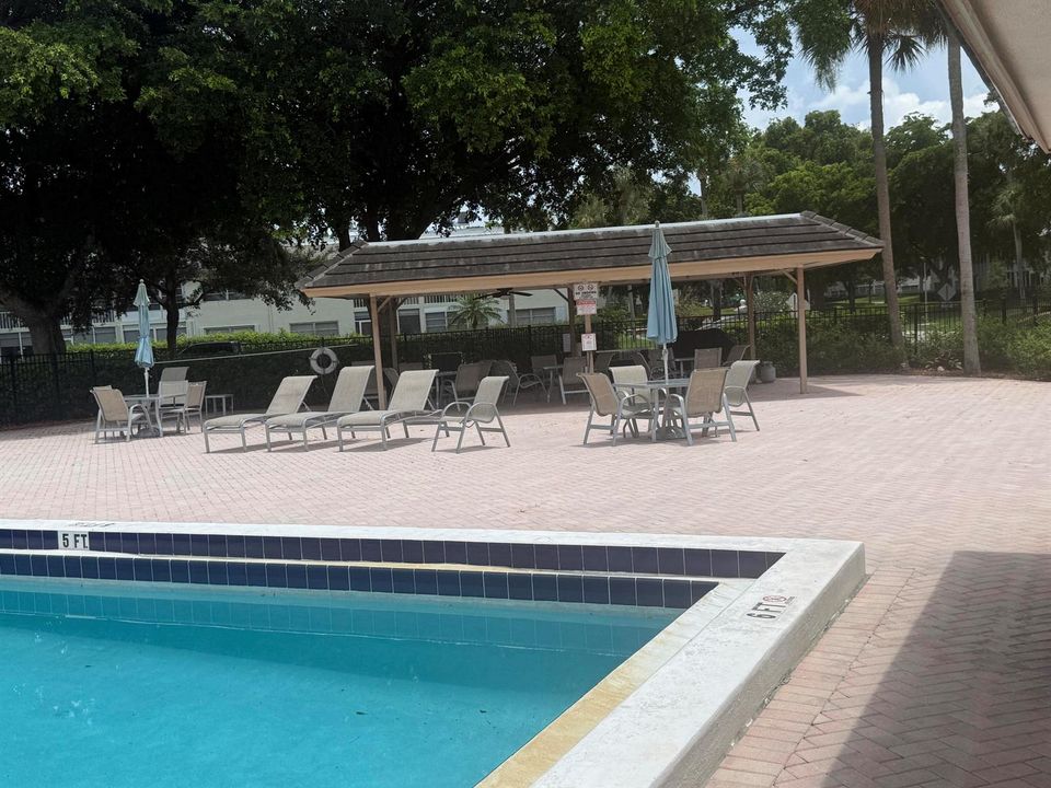 SATELLITE POOL