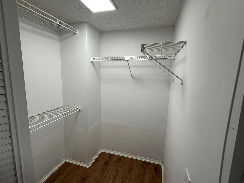 BEDROOM 2 CLOSET
