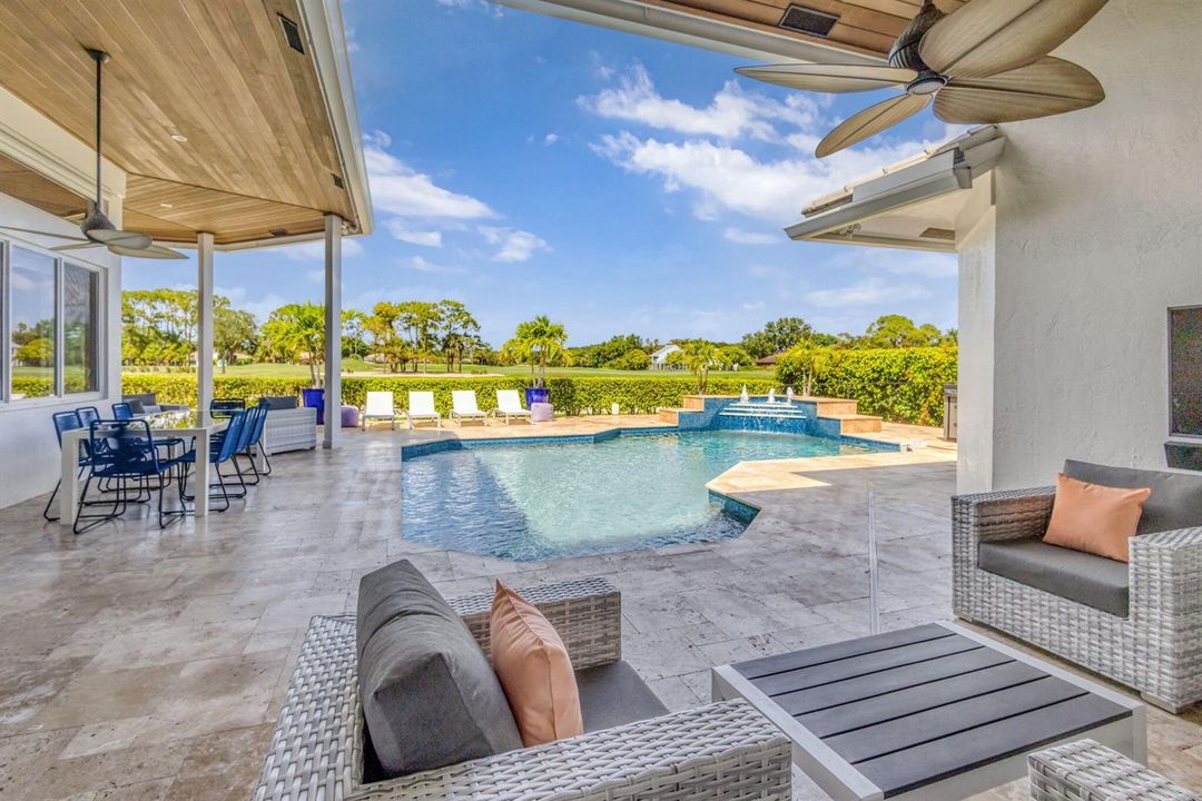 POOL & VIEW