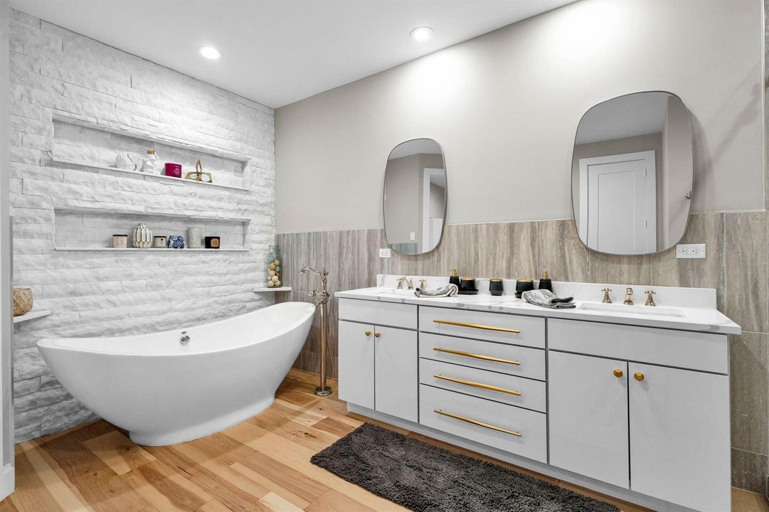 PRIMARY BATH TUB