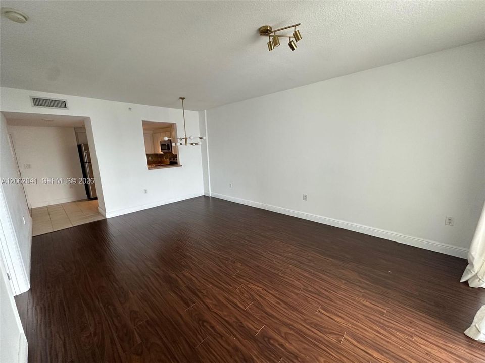 В аренду: $2,650 (1 спален, 1 ванн, 783 Квадратных фут)