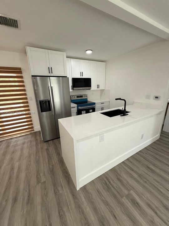 En Venta: $489,900 (2 camas, 2 baños, 1012 Pies cuadrados)