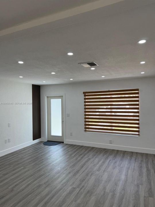 En Venta: $489,900 (2 camas, 2 baños, 1012 Pies cuadrados)