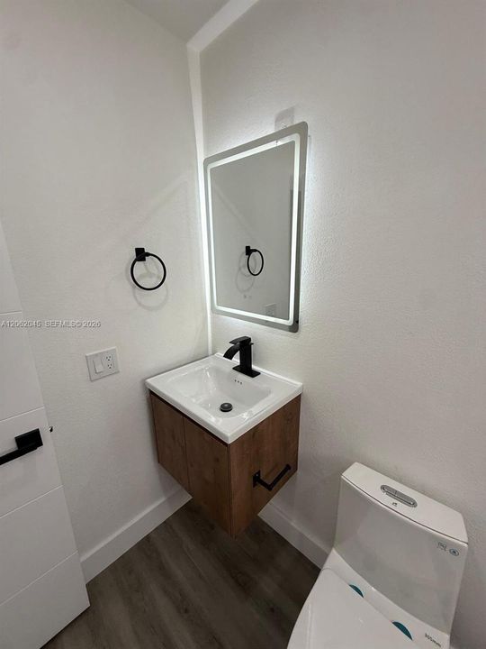 En Venta: $489,900 (2 camas, 2 baños, 1012 Pies cuadrados)