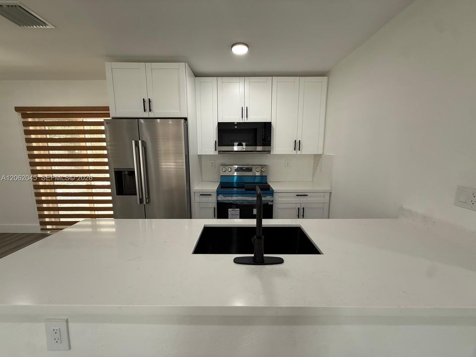 En Venta: $489,900 (2 camas, 2 baños, 1012 Pies cuadrados)
