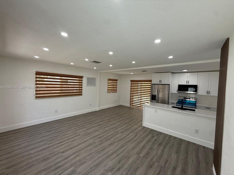 En Venta: $489,900 (2 camas, 2 baños, 1012 Pies cuadrados)