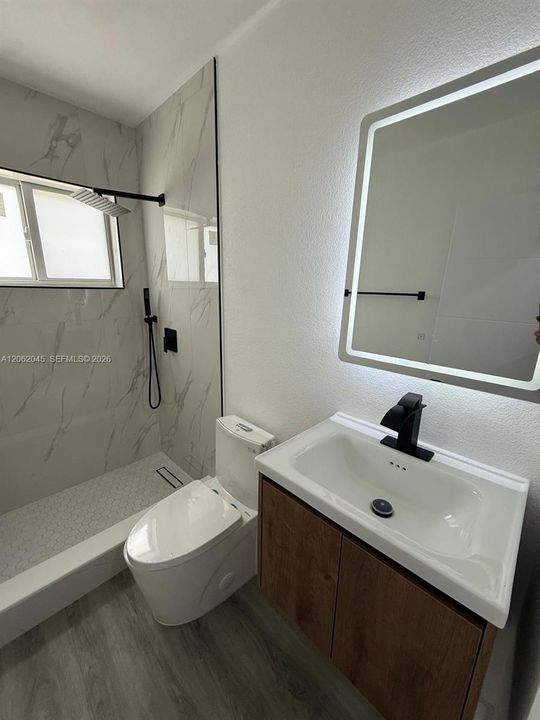 En Venta: $489,900 (2 camas, 2 baños, 1012 Pies cuadrados)