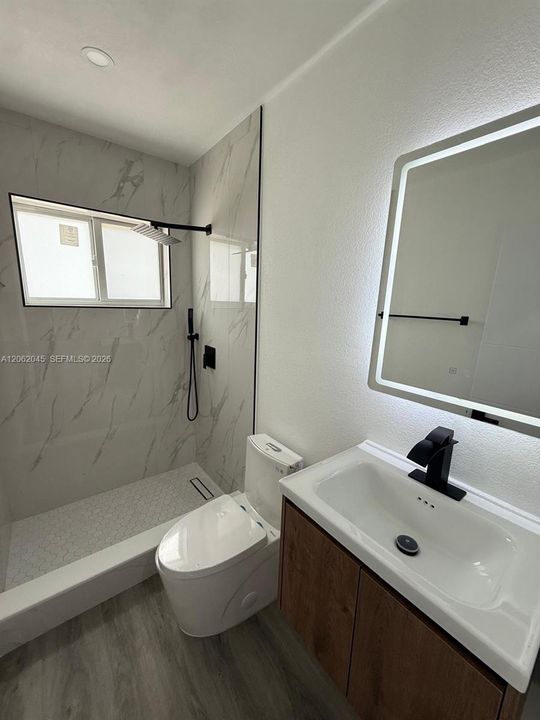 En Venta: $489,900 (2 camas, 2 baños, 1012 Pies cuadrados)