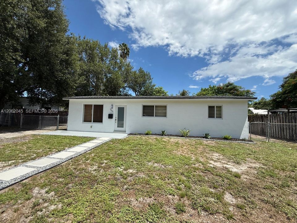 En Venta: $489,900 (2 camas, 2 baños, 1012 Pies cuadrados)