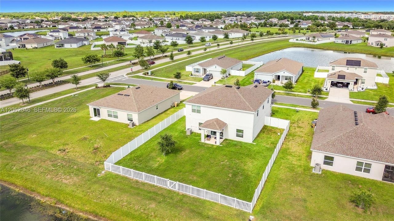 En Venta: $470,000 (6 camas, 5 baños, 3003 Pies cuadrados)