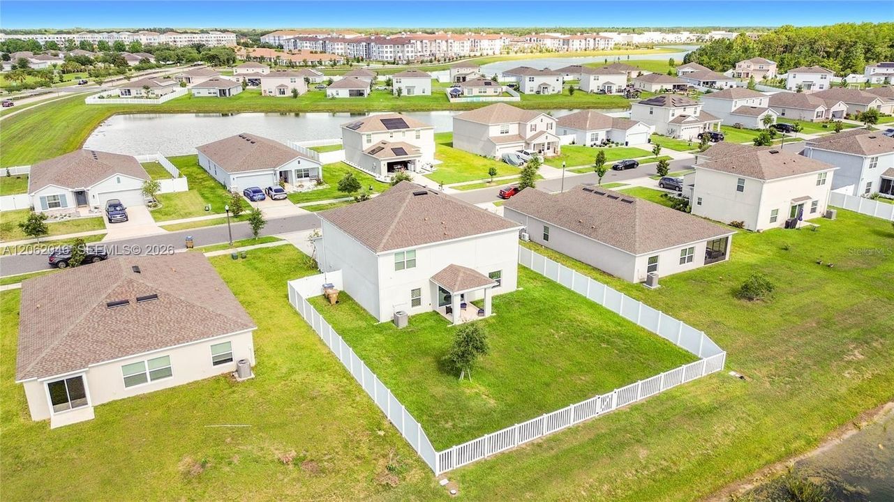 En Venta: $470,000 (6 camas, 5 baños, 3003 Pies cuadrados)