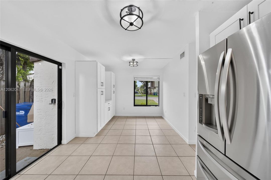 En Venta: $569,999 (3 camas, 2 baños, 1472 Pies cuadrados)