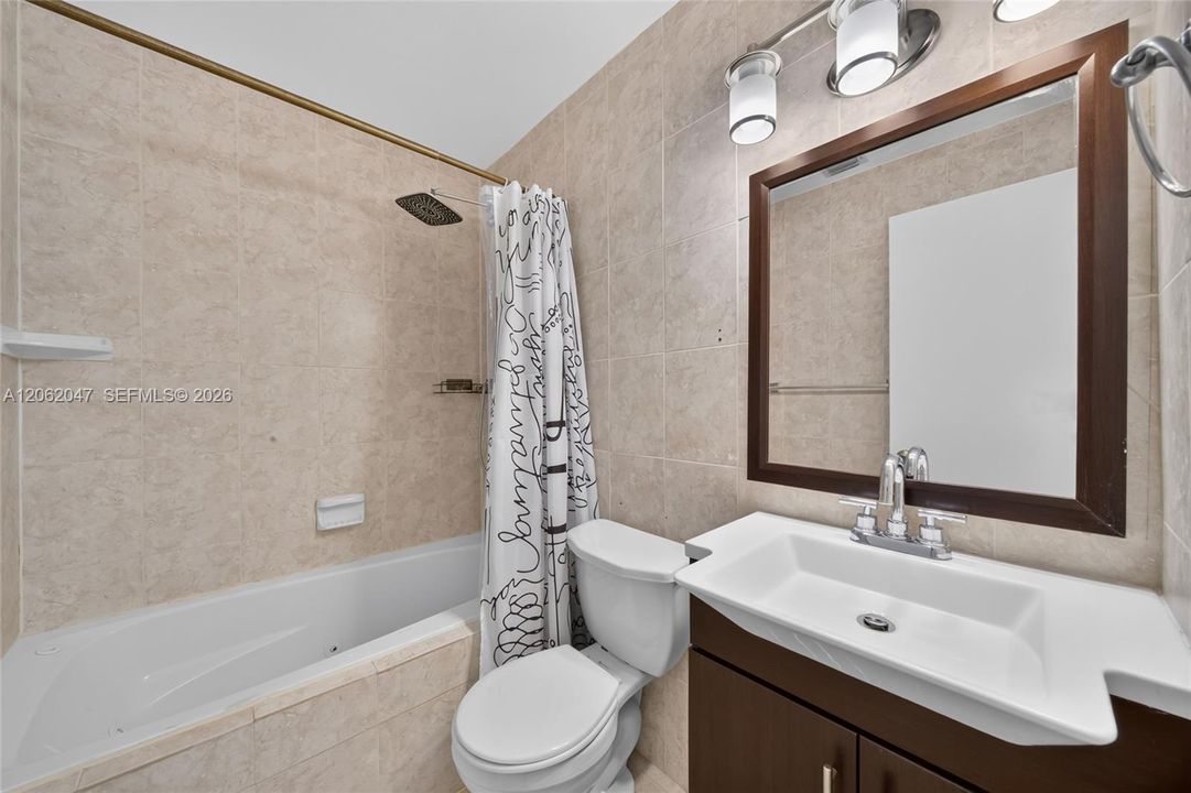 En Venta: $569,999 (3 camas, 2 baños, 1472 Pies cuadrados)