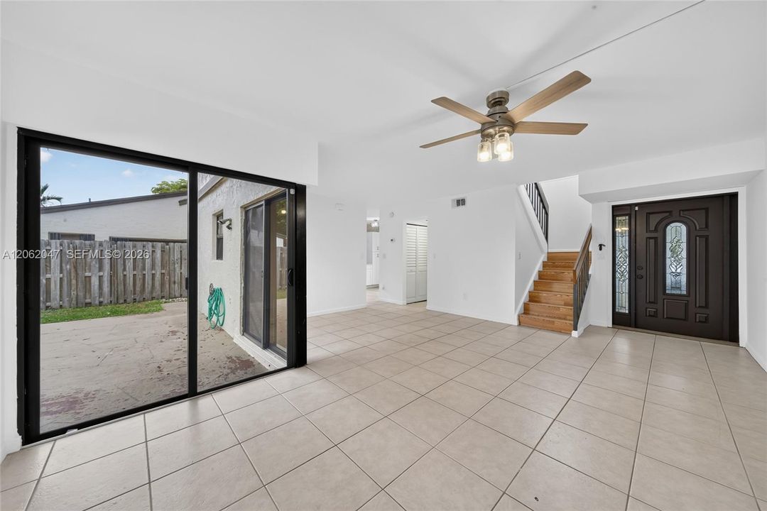 En Venta: $569,999 (3 camas, 2 baños, 1472 Pies cuadrados)
