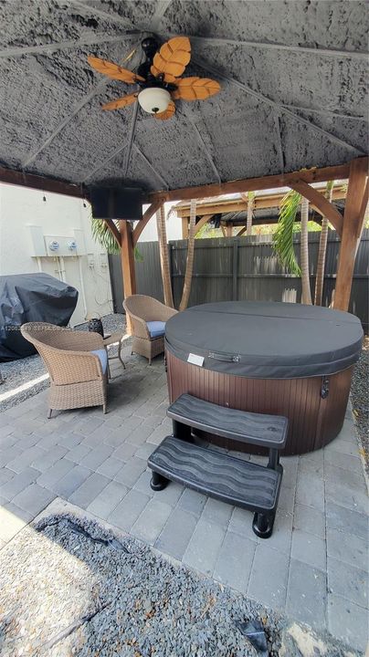 В аренду: $4,000 (3 спален, 2 ванн, 1199 Квадратных фут)