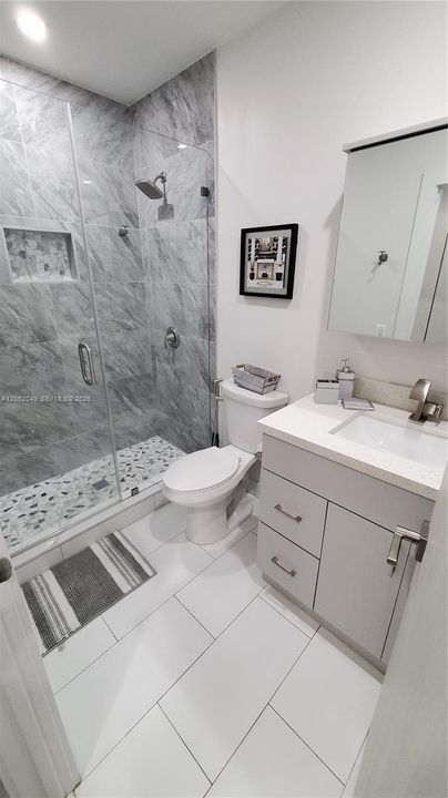 В аренду: $4,000 (3 спален, 2 ванн, 1199 Квадратных фут)