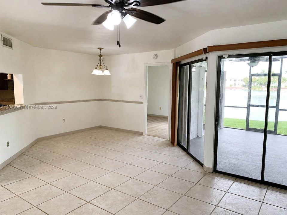 For Sale: $209,900 (2 beds, 2 baths, 970 Square Feet)