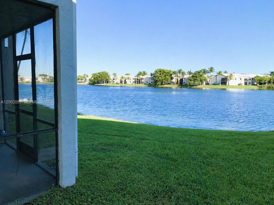 For Sale: $209,900 (2 beds, 2 baths, 970 Square Feet)