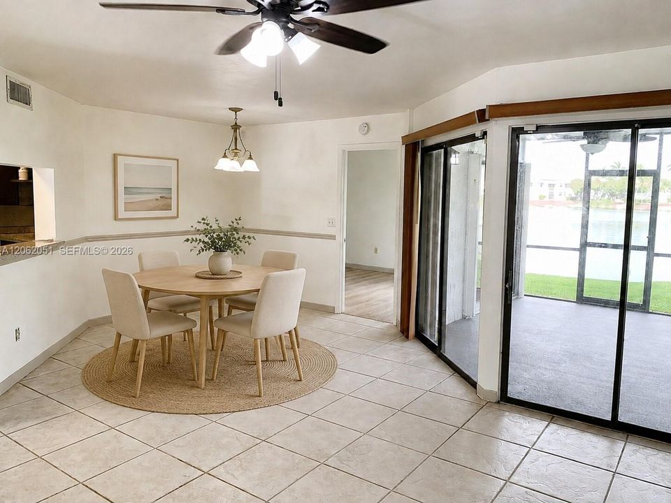 For Sale: $209,900 (2 beds, 2 baths, 970 Square Feet)