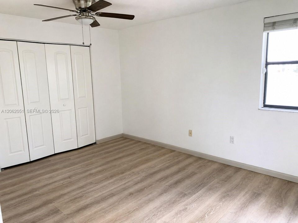 For Sale: $209,900 (2 beds, 2 baths, 970 Square Feet)