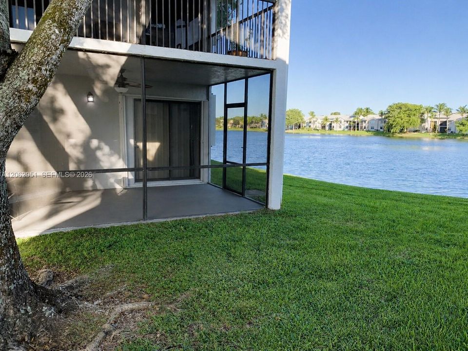 For Sale: $209,900 (2 beds, 2 baths, 970 Square Feet)