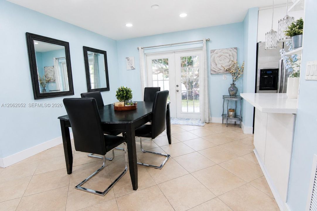 En Venta: $485,000 (3 camas, 2 baños, 1104 Pies cuadrados)