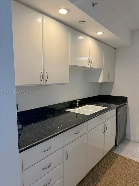 На продажу: $495,000 (1 спален, 1 ванн, 825 Квадратных фут)