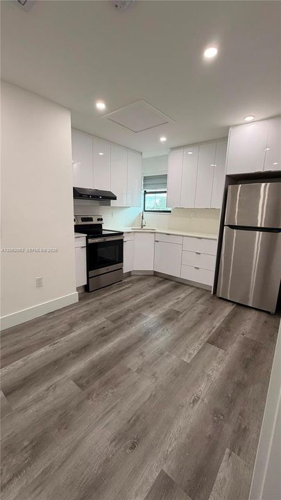 В аренду: $1,975 (1 спален, 1 ванн, 750 Квадратных фут)