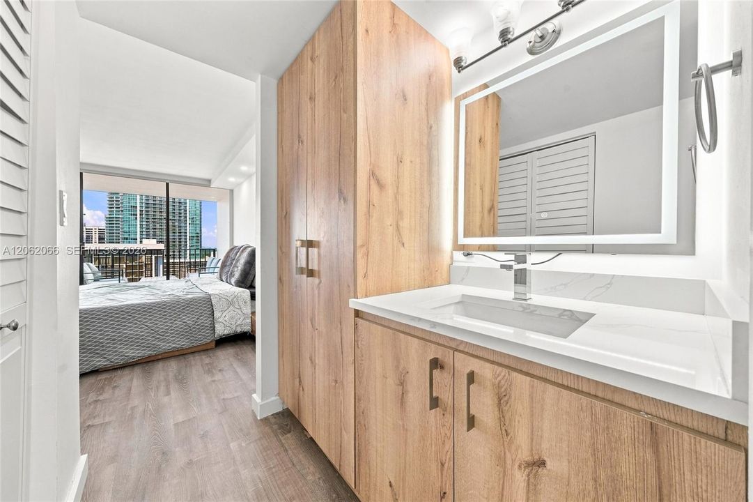 For Rent: $3,300 (1 beds, 1 baths, 1064 Square Feet)