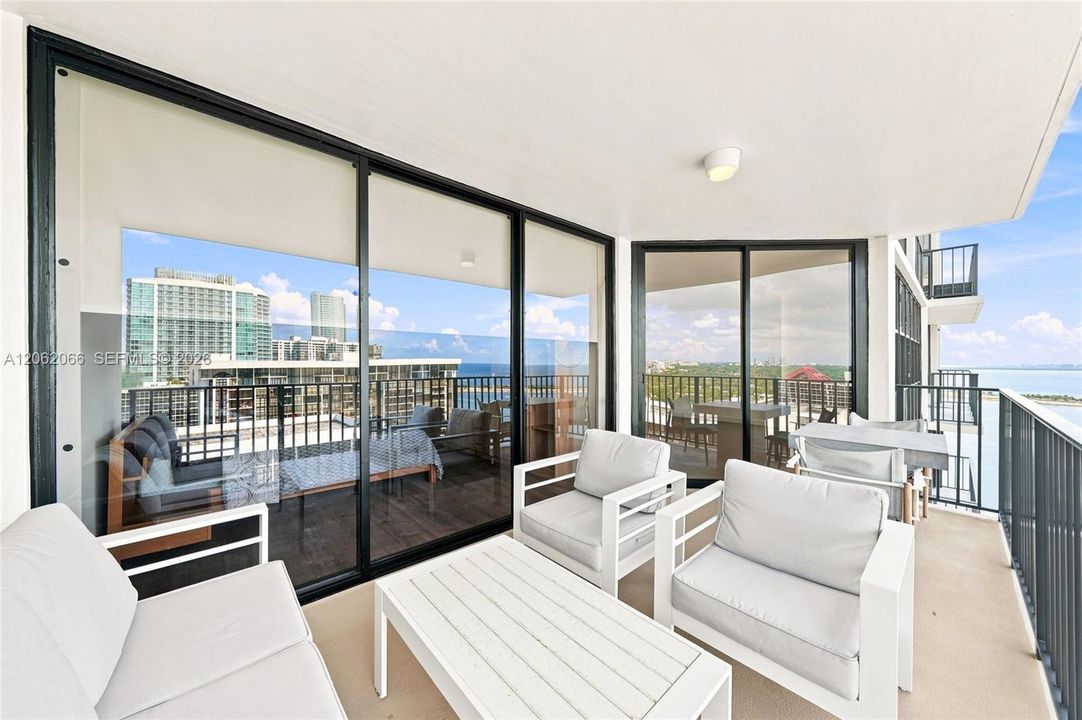 For Rent: $3,300 (1 beds, 1 baths, 1064 Square Feet)