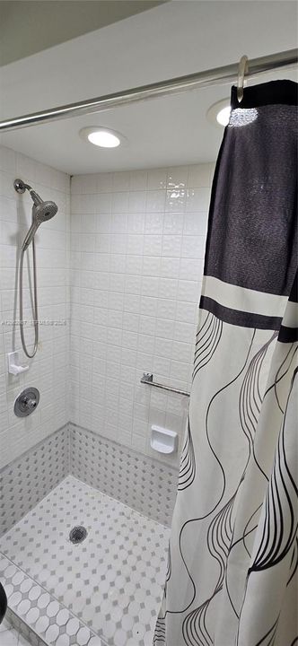 For Sale: $429,990 (3 beds, 2 baths, 1070 Square Feet)