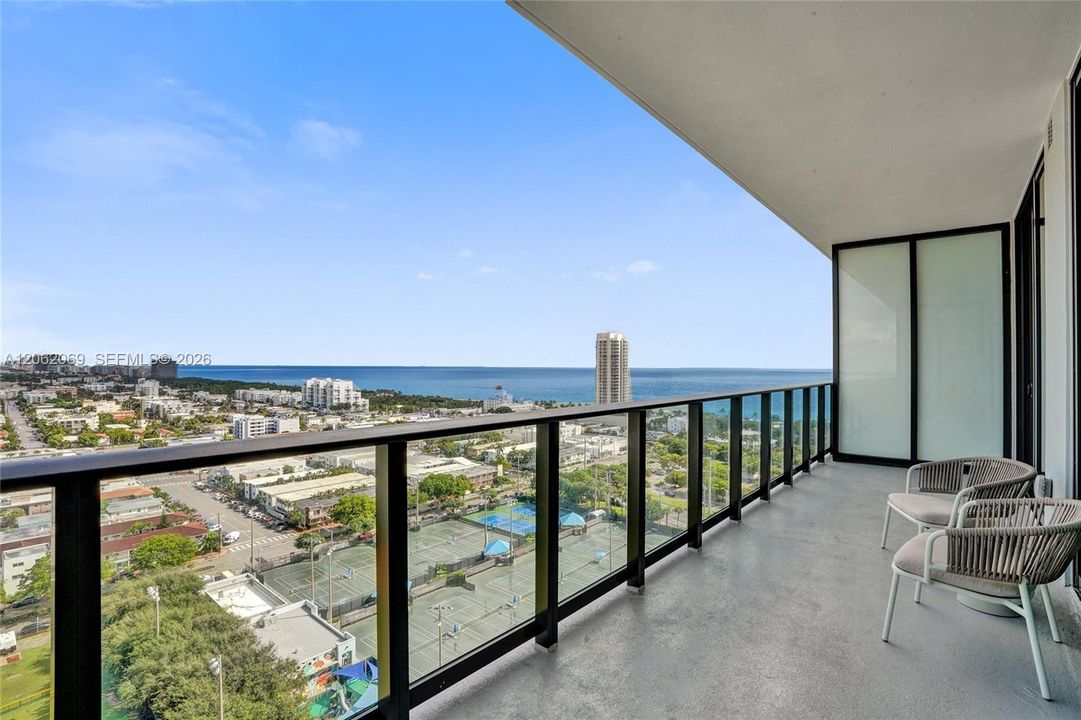 For Sale: $1,500,000 (1 beds, 1 baths, 708 Square Feet)