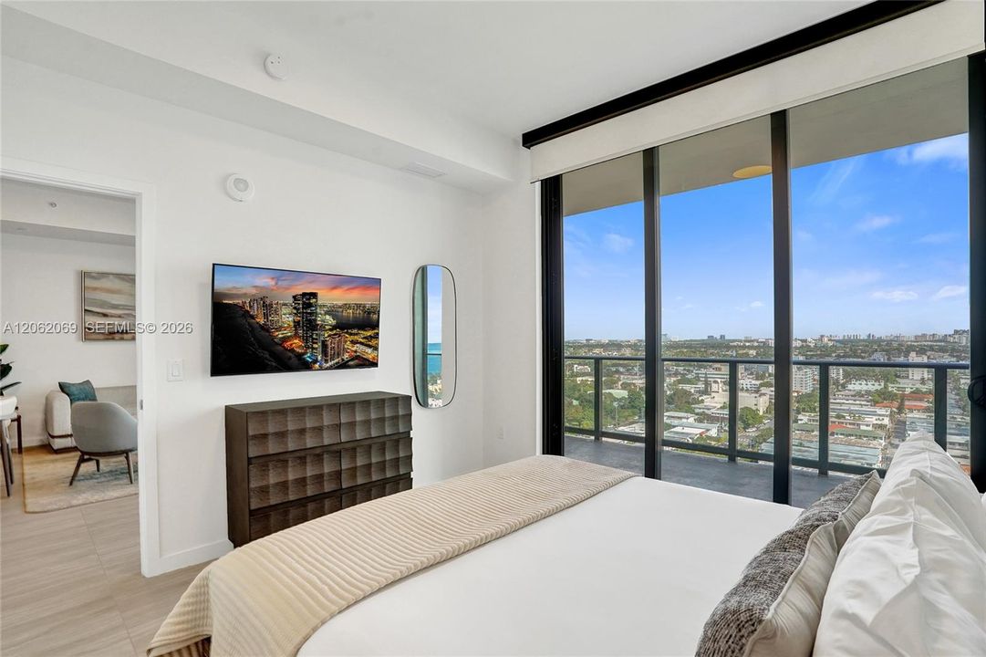 For Sale: $1,500,000 (1 beds, 1 baths, 708 Square Feet)