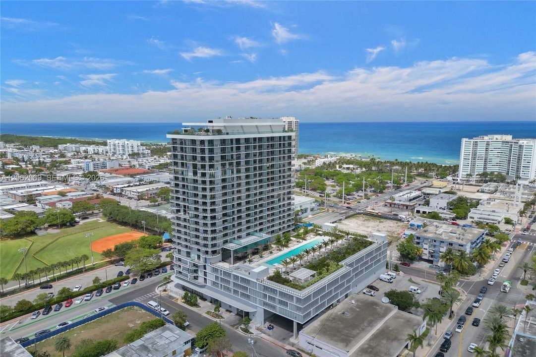 For Sale: $1,500,000 (1 beds, 1 baths, 708 Square Feet)