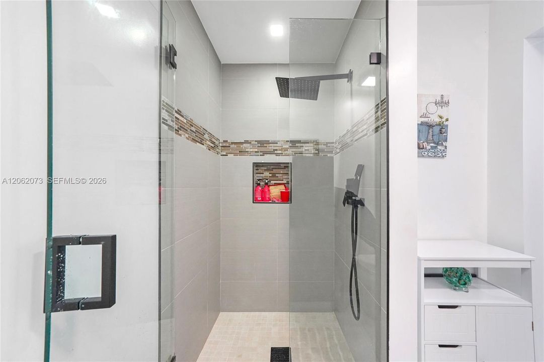 На продажу: $399,900 (3 спален, 2 ванн, 1162 Квадратных фут)