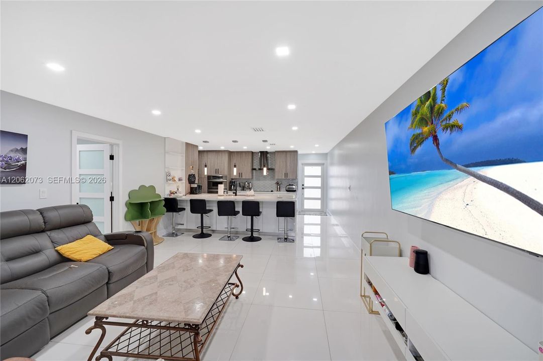 На продажу: $399,900 (3 спален, 2 ванн, 1162 Квадратных фут)