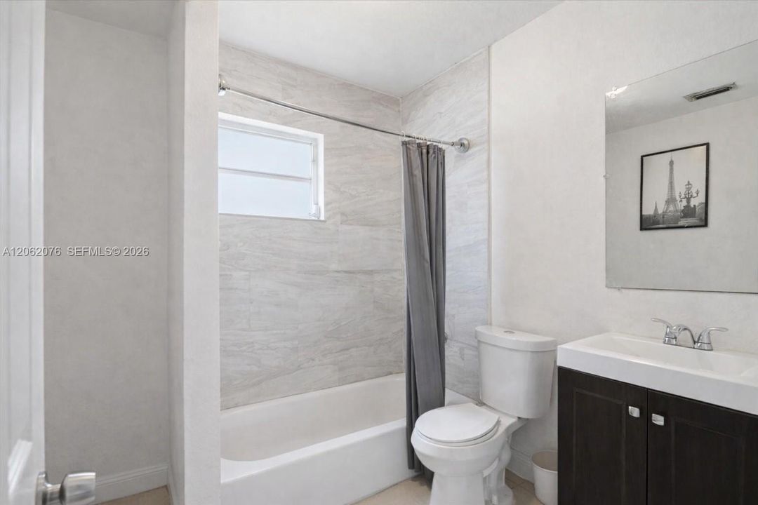 В аренду: $3,450 (2 спален, 2 ванн, 1302 Квадратных фут)