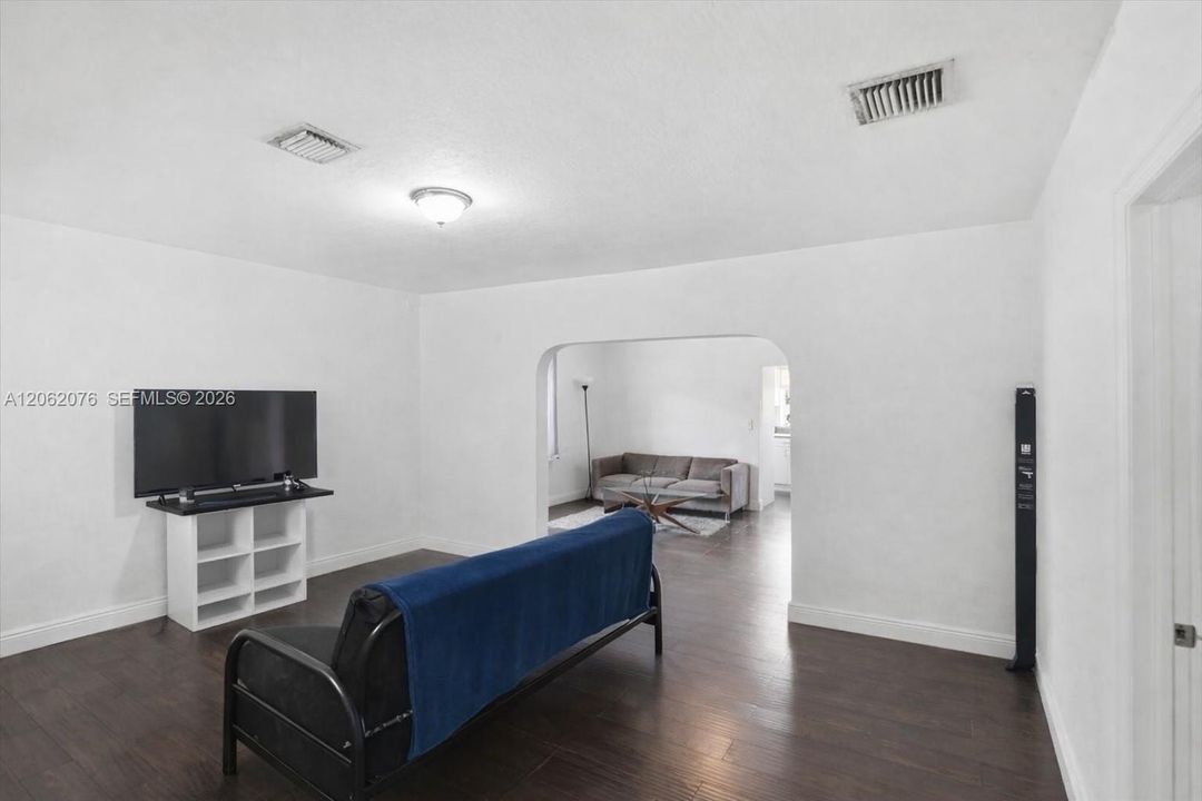 В аренду: $3,450 (2 спален, 2 ванн, 1302 Квадратных фут)