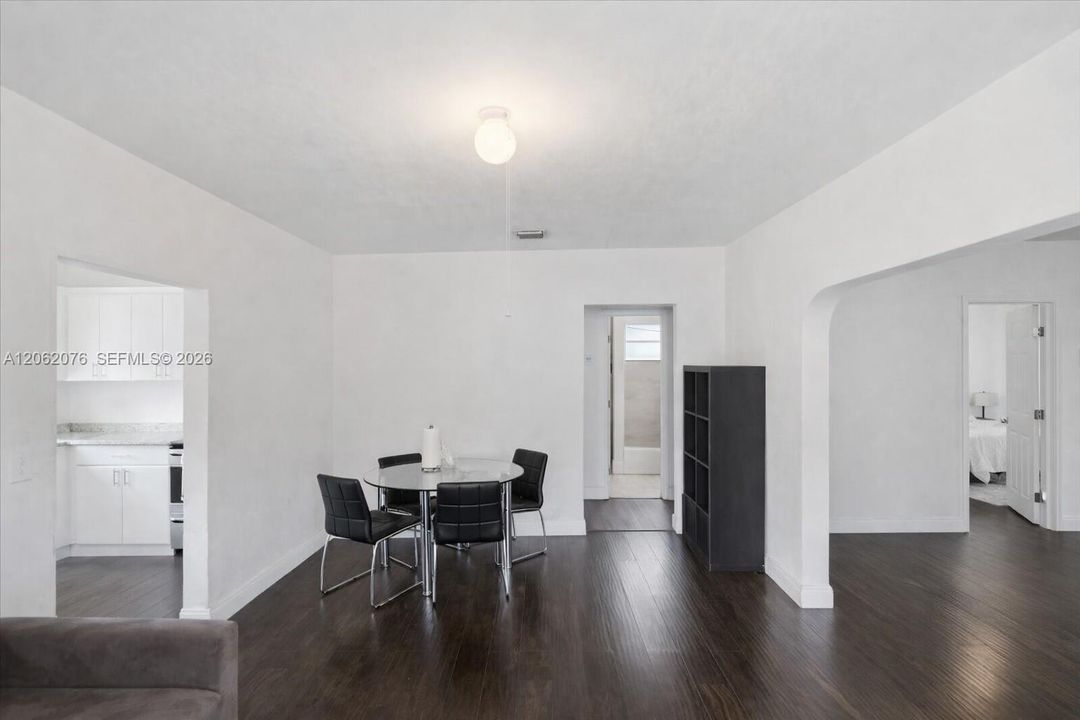 В аренду: $3,450 (2 спален, 2 ванн, 1302 Квадратных фут)