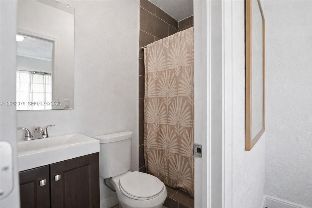 В аренду: $3,450 (2 спален, 2 ванн, 1302 Квадратных фут)